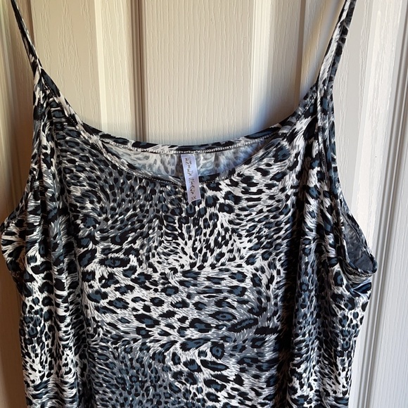 NWT EMILY STACY ANIMAL PRINT TANK STYLE CASUAL CHEMISE - Picture 3 of 7